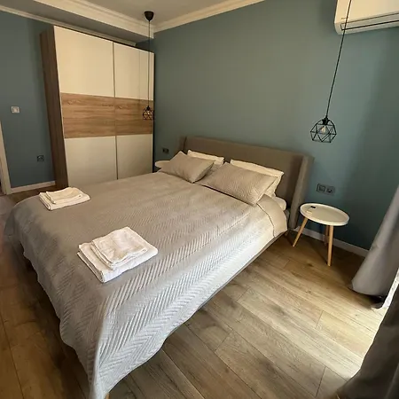 Chernomorets Apartment Apartament