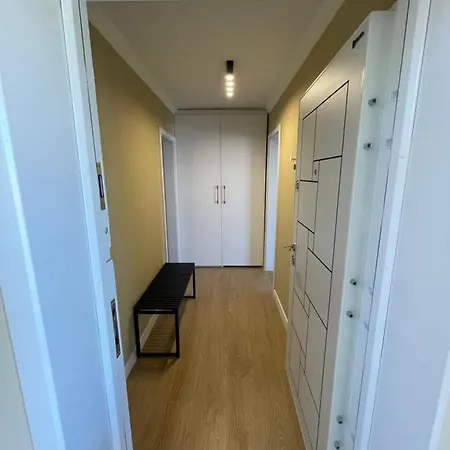 아파트 Chernomorets Apartment 체르노모레츠